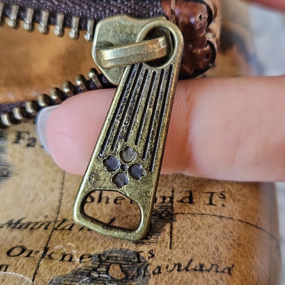 Patricia Nash Valerie European Map Wristlet - Picture 7 of 7